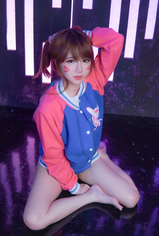 DVA Gamer Girl - Sally Dorasnow